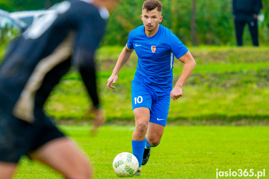 Tempo Nienaszów - Karpaty Krosno 0:5