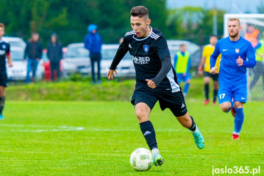 Tempo Nienaszów - Karpaty Krosno 0:5