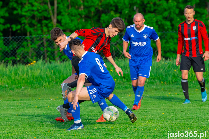 Tempo Nienaszów - Markiewicza Krosno 2:1