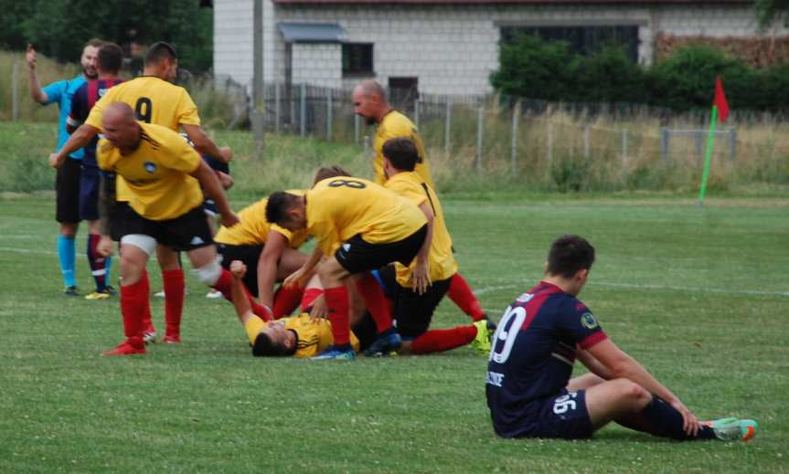 Tempo Nienaszów - Ostoja Kołaczyce 2-1