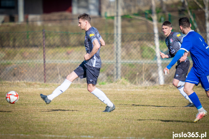 Tempo Nienaszów - Partyzant Targowiska 0:0