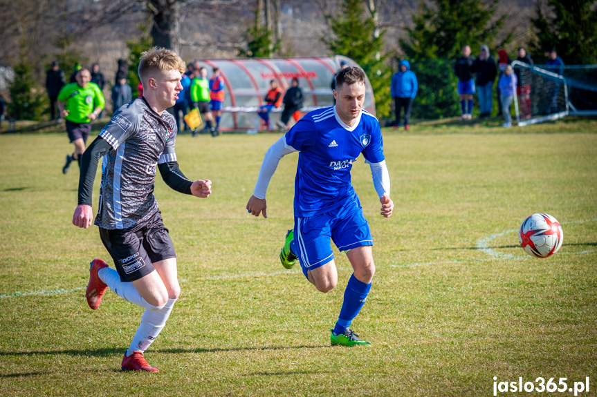 Tempo Nienaszów - Partyzant Targowiska 0:0