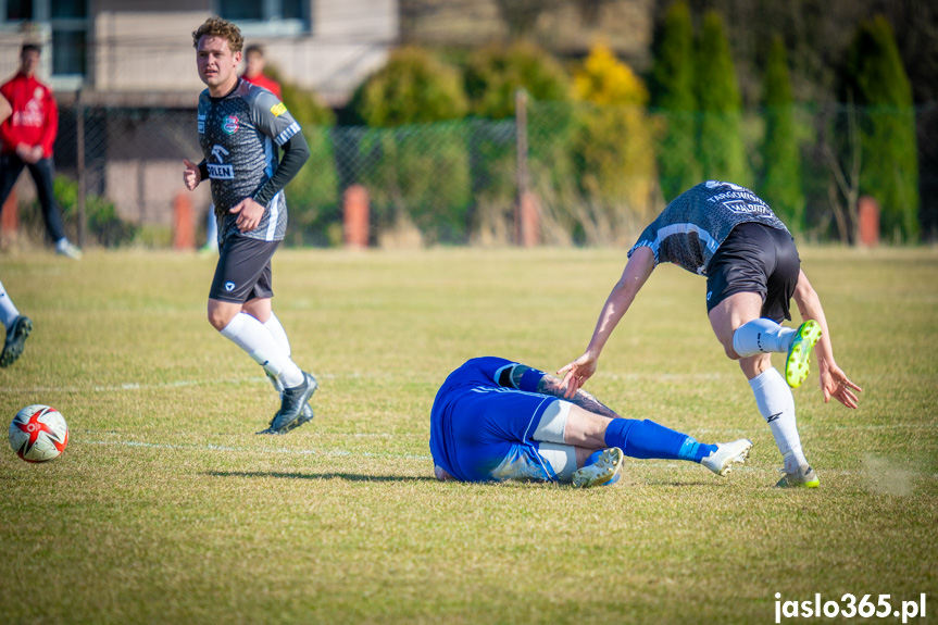 Tempo Nienaszów - Partyzant Targowiska 0:0