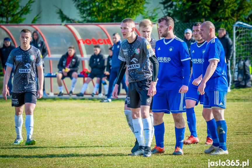 Tempo Nienaszów - Partyzant Targowiska 0:0