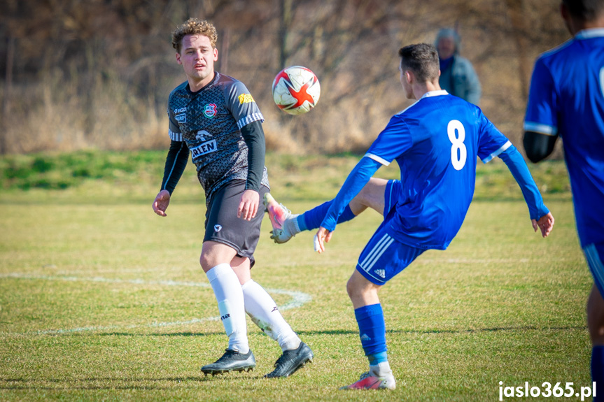 Tempo Nienaszów - Partyzant Targowiska 0:0