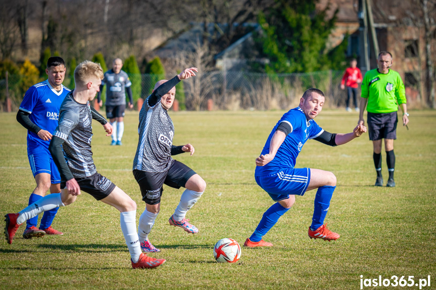 Tempo Nienaszów - Partyzant Targowiska 0:0