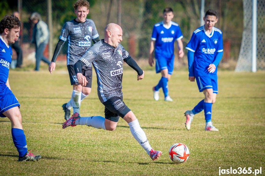 Tempo Nienaszów - Partyzant Targowiska 0:0