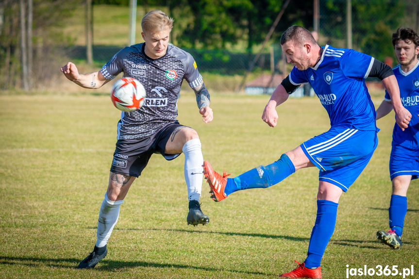 Tempo Nienaszów - Partyzant Targowiska 0:0