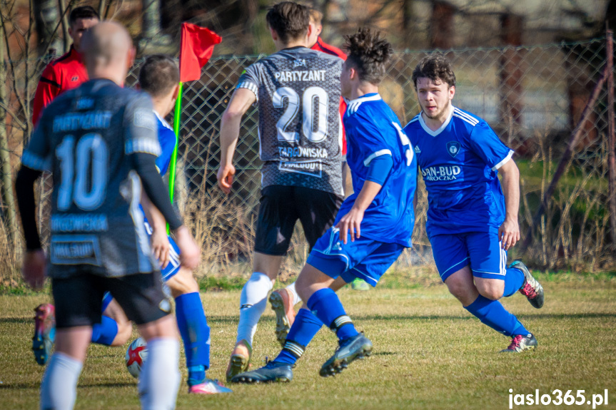 Tempo Nienaszów - Partyzant Targowiska 0:0