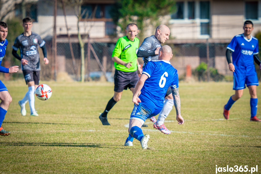 Tempo Nienaszów - Partyzant Targowiska 0:0