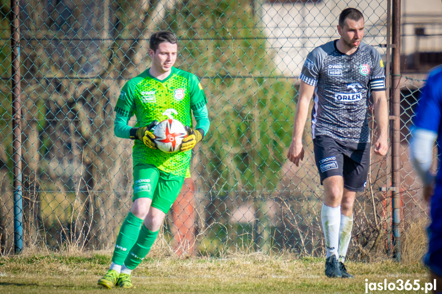 Tempo Nienaszów - Partyzant Targowiska 0:0