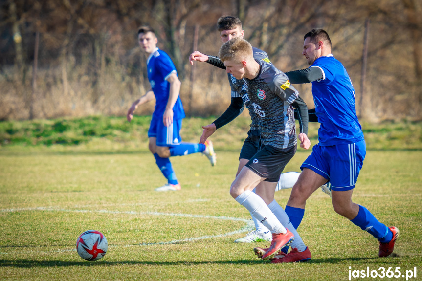Tempo Nienaszów - Partyzant Targowiska 0:0
