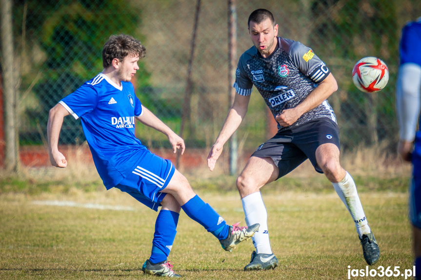 Tempo Nienaszów - Partyzant Targowiska 0:0