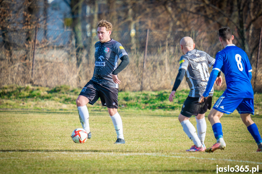 Tempo Nienaszów - Partyzant Targowiska 0:0