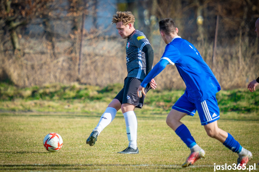 Tempo Nienaszów - Partyzant Targowiska 0:0
