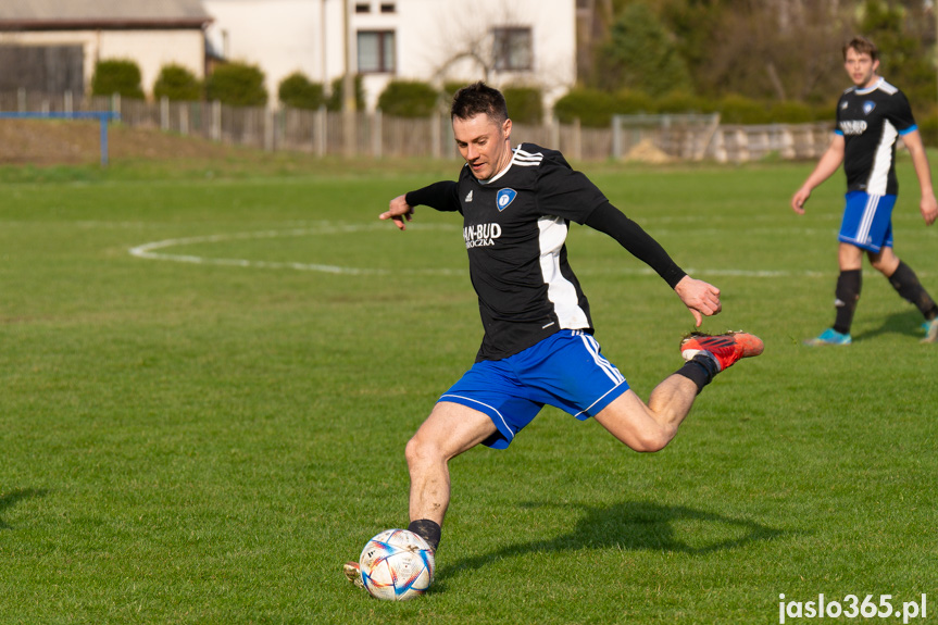 Tempo Nienaszów - Przełom Besko 1:1