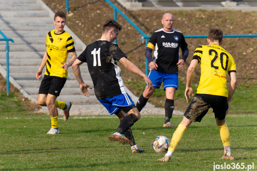 Tempo Nienaszów - Przełom Besko 1:1