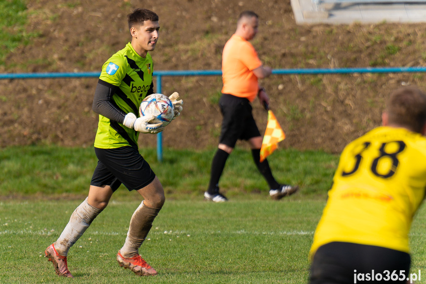 Tempo Nienaszów - Przełom Besko 1:1