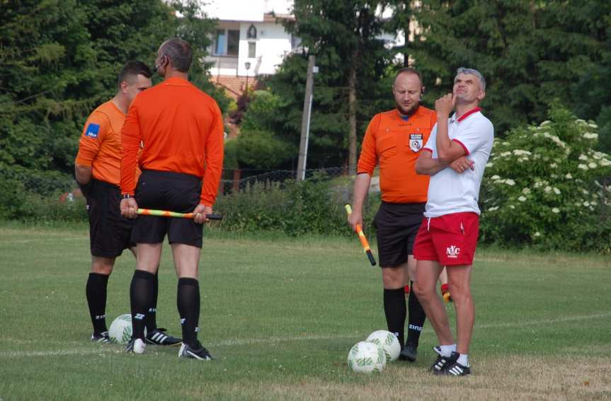 Tempo Nienaszów - Przełom Besko 4-3