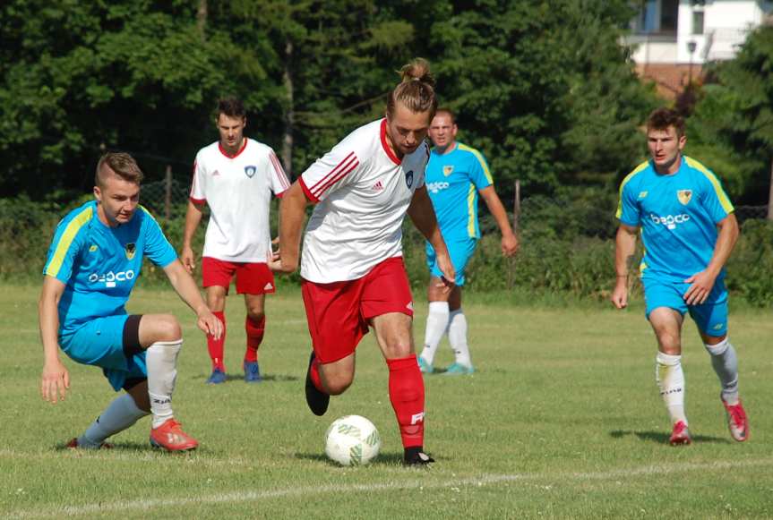 Tempo Nienaszów - Przełom Besko 4-3