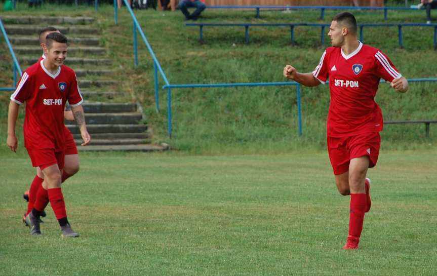 Tempo Nienaszów - Szarotka Uherce 4-2