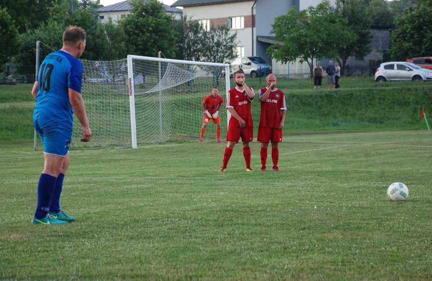 Tempo Nienaszów - Szarotka Uherce 4-2