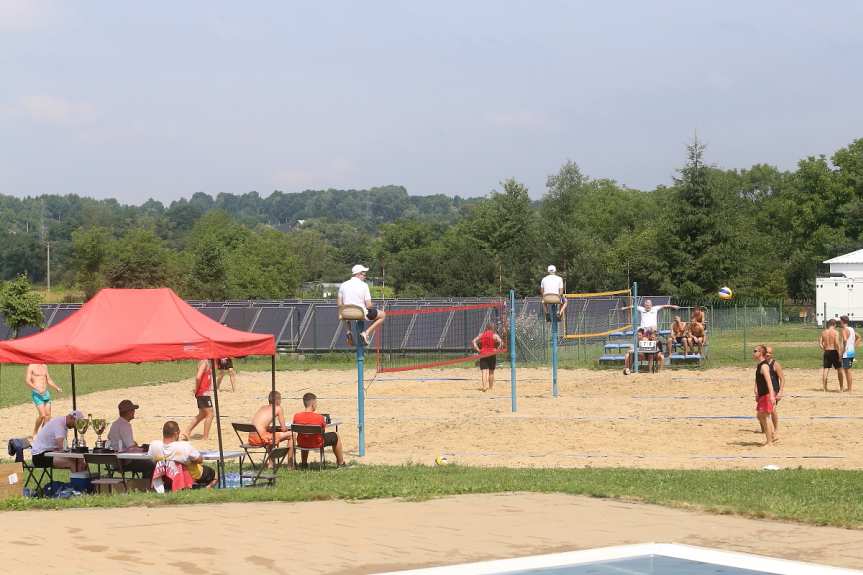 Turniej siatkówki plażowej o puchar burmistrza Jasła