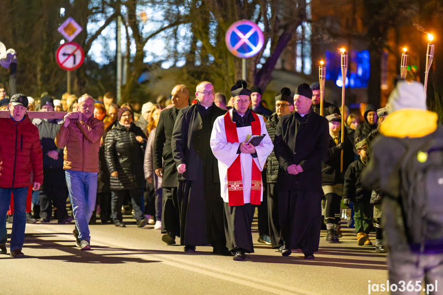 Ulicami Jasła przeszła Droga Krzyżowa