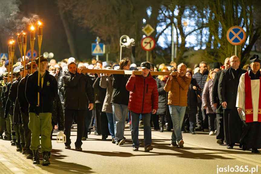 Ulicami Jasła przeszła Droga Krzyżowa