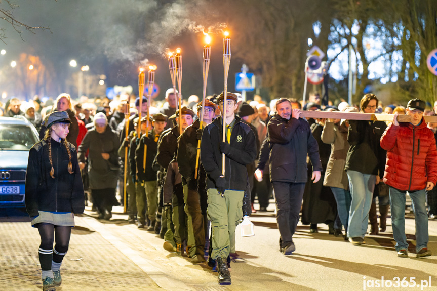 Ulicami Jasła przeszła Droga Krzyżowa