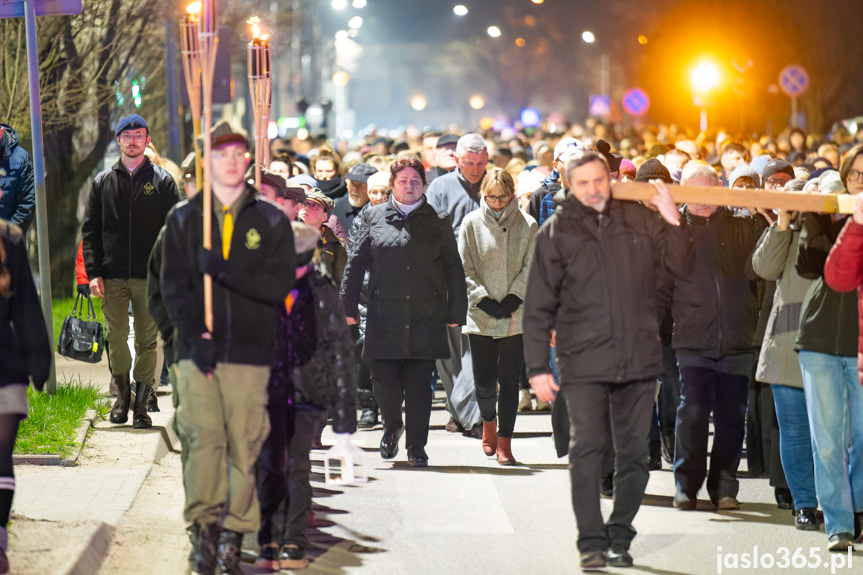 Ulicami Jasła przeszła Droga Krzyżowa