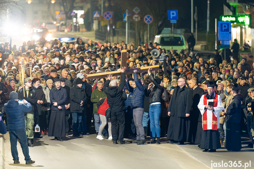 Ulicami Jasła przeszła Droga Krzyżowa