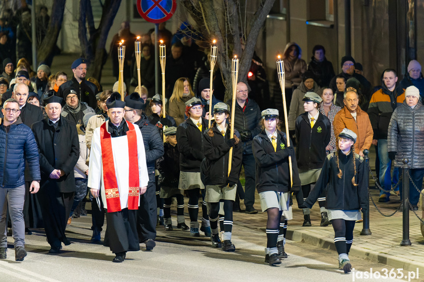 Ulicami Jasła przeszła Droga Krzyżowa
