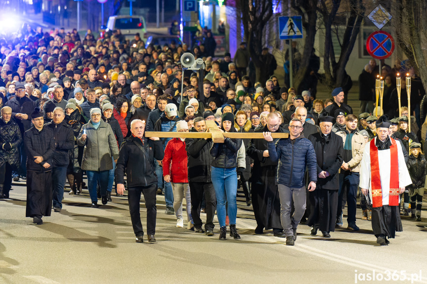 Ulicami Jasła przeszła Droga Krzyżowa