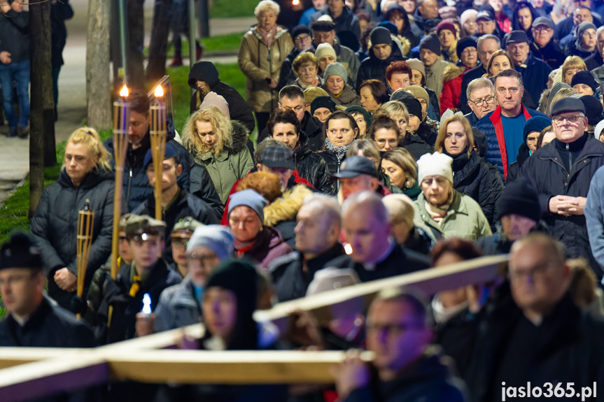 Ulicami Jasła przeszła Droga Krzyżowa