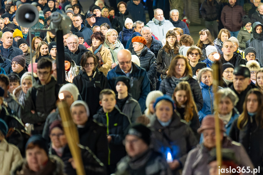 Ulicami Jasła przeszła Droga Krzyżowa