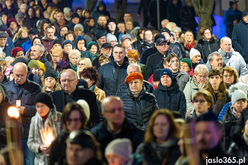 Ulicami Jasła przeszła Droga Krzyżowa