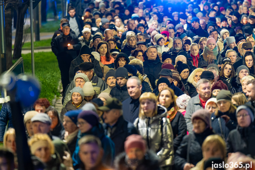 Ulicami Jasła przeszła Droga Krzyżowa