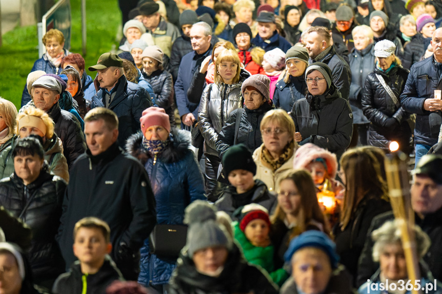 Ulicami Jasła przeszła Droga Krzyżowa
