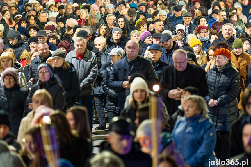 Ulicami Jasła przeszła Droga Krzyżowa