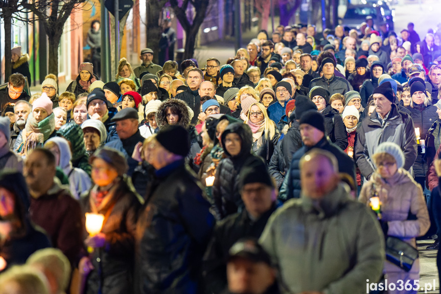 Ulicami Jasła przeszła Droga Krzyżowa