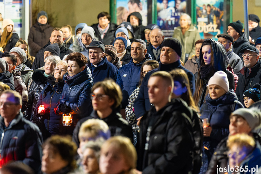 Ulicami Jasła przeszła Droga Krzyżowa