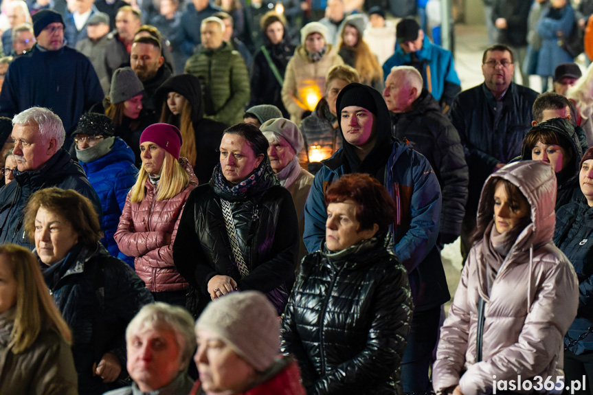 Ulicami Jasła przeszła Droga Krzyżowa