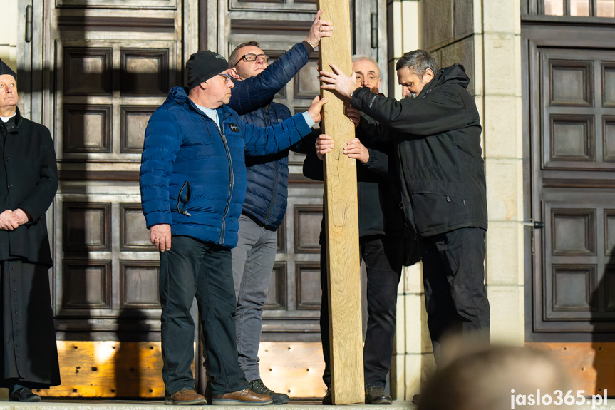 Ulicami Jasła przeszła Droga Krzyżowa