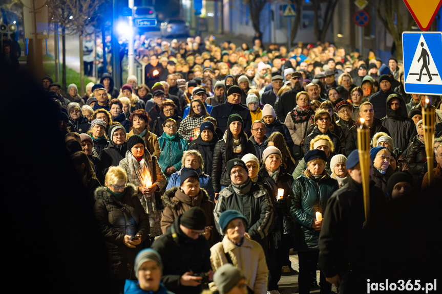 Ulicami Jasła przeszła Droga Krzyżowa