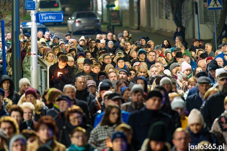 Ulicami Jasła przeszła Droga Krzyżowa