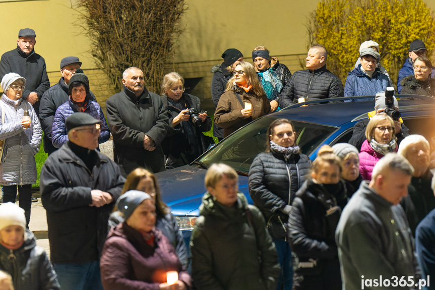 Ulicami Jasła przeszła Droga Krzyżowa
