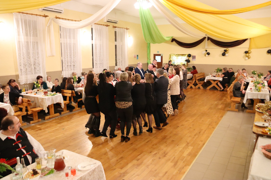 Uroczyste obchody Dnia Kobiet w Brzezówce