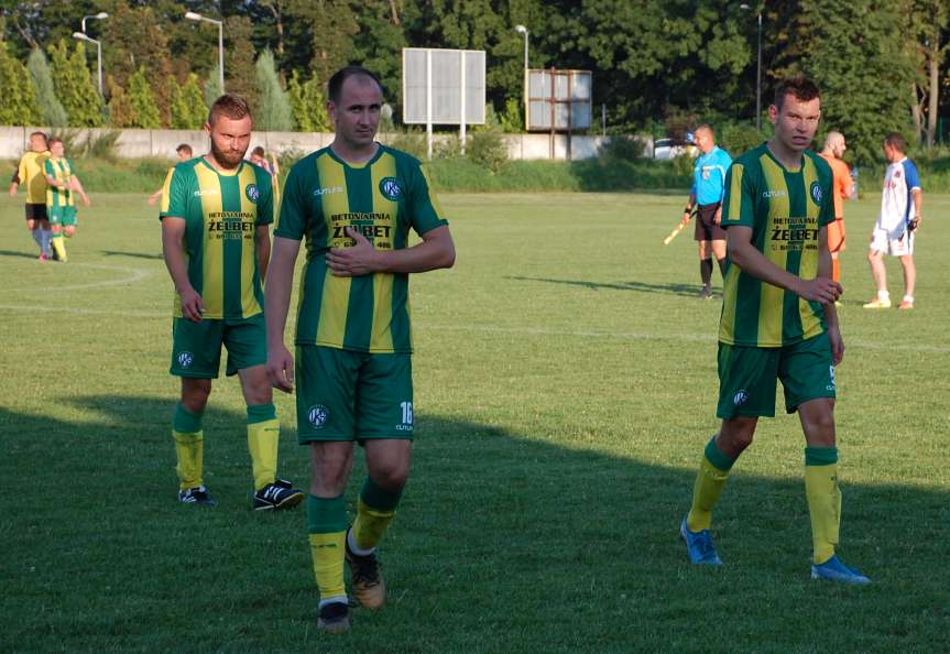 V liga krośnieńska. Mecz LKS Czeluśnica - Iskra Przysietnica 2-0