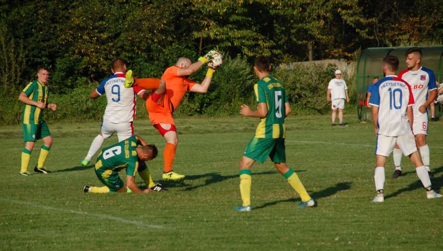 V liga krośnieńska. Mecz LKS Czeluśnica - Iskra Przysietnica 2-0